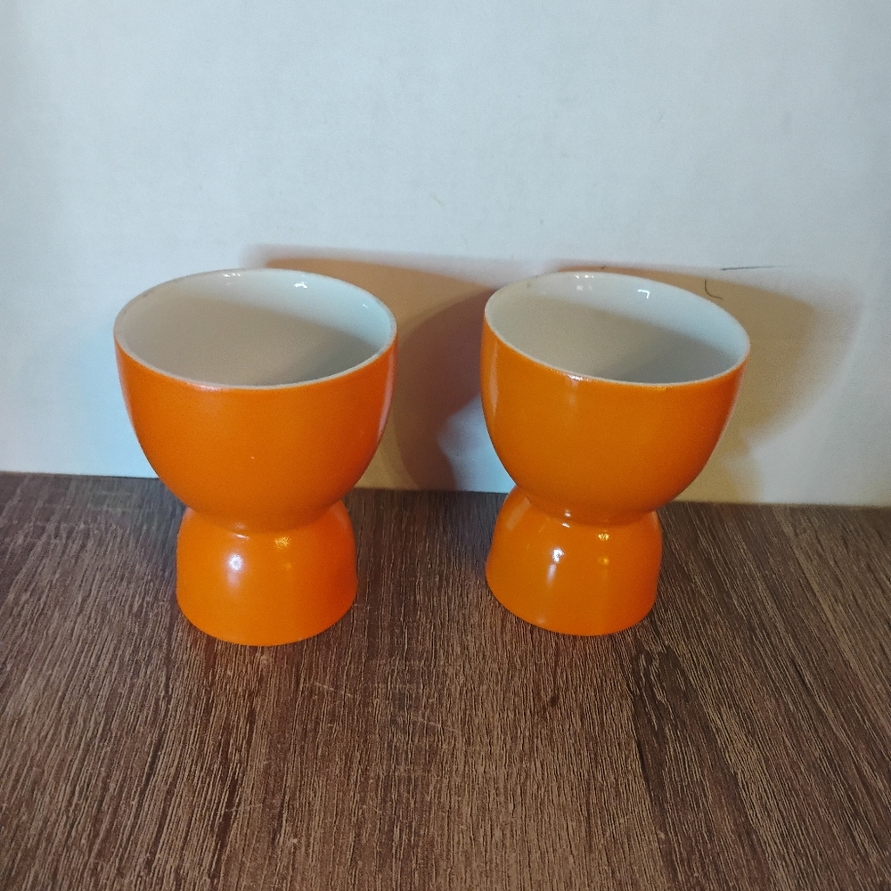 Knobler Vintage Retro Egg Cup Set